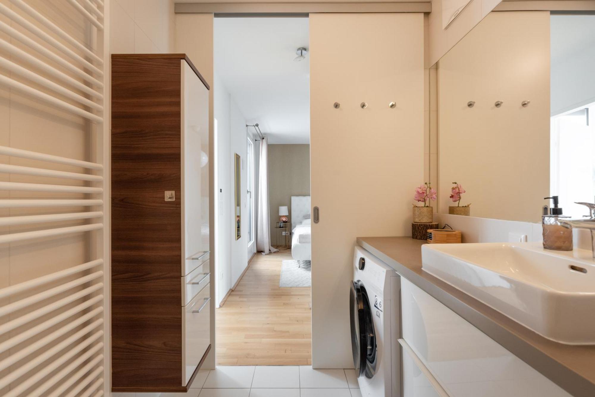 Apartment Mit Traumhafter Dachterrasse & Weitblick Wien Eksteriør bilde